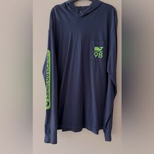 Vineyard vines hooded - long sleeve shirt.